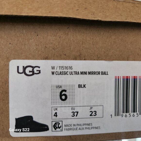 UGG Classic UL Mini Mirror Ball Boots. Black. NIB. Size 6 - Picture 4 of 13
